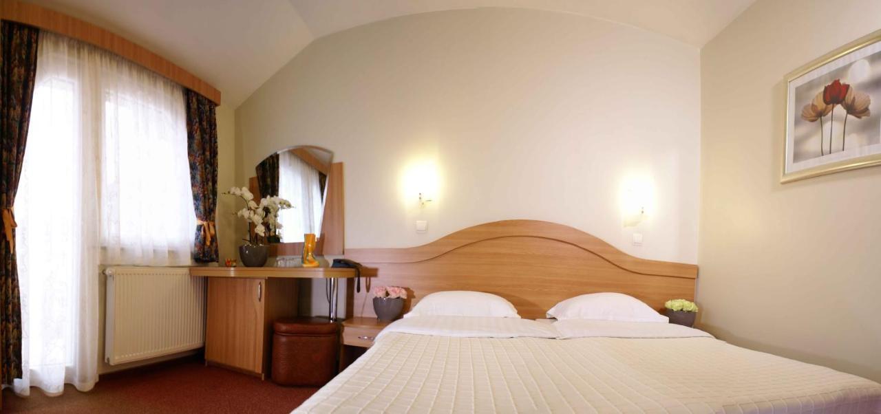 Villa Brussels Deva Luaran gambar