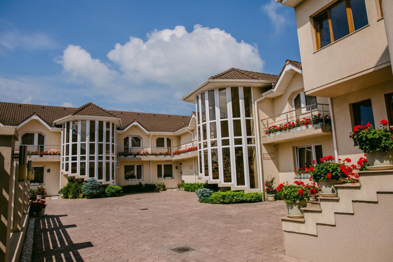 Villa Brussels Deva Luaran gambar
