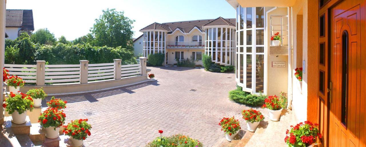 Villa Brussels Deva Luaran gambar
