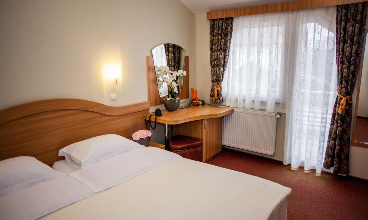 Villa Brussels Deva Luaran gambar