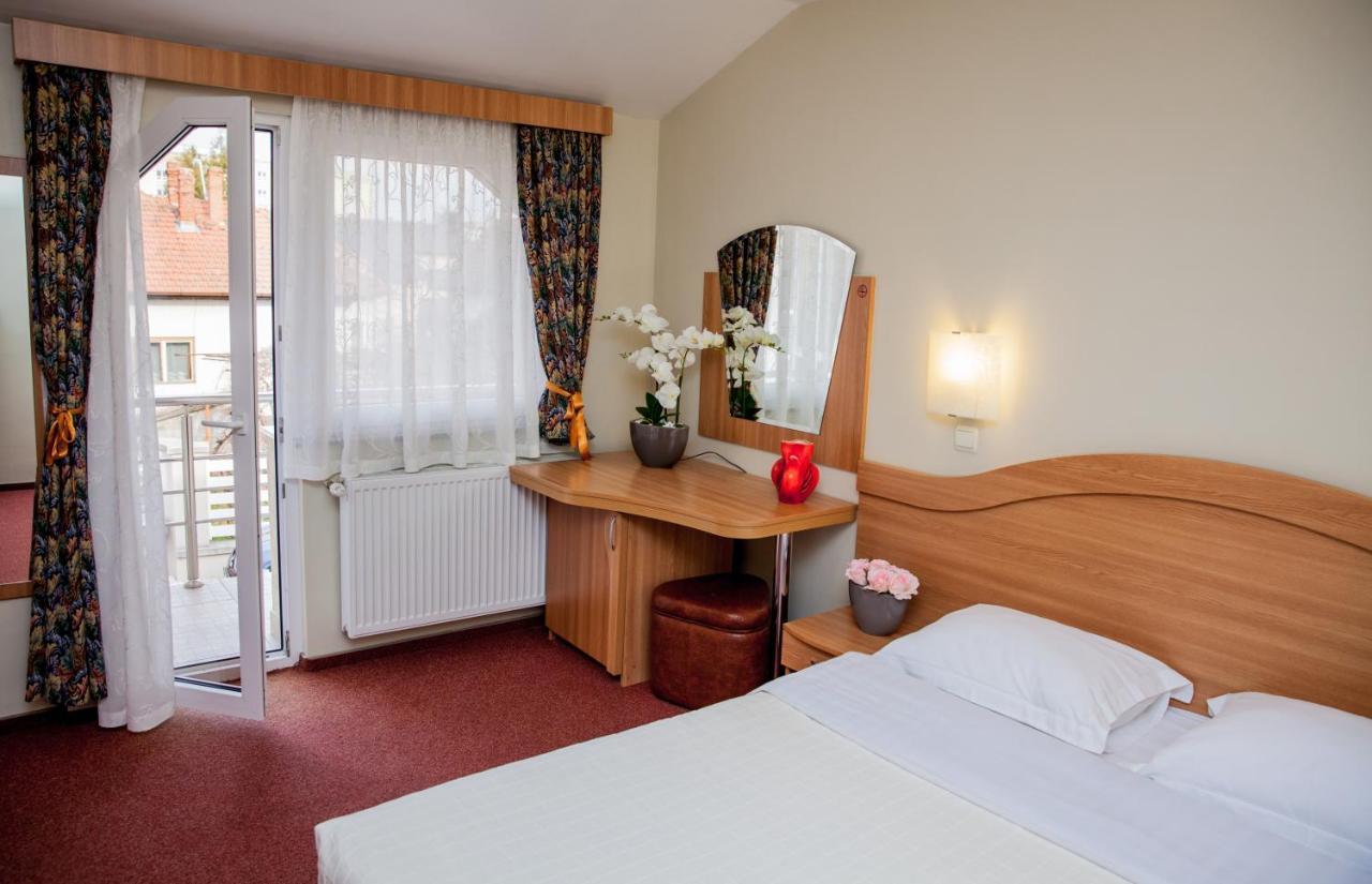 Villa Brussels Deva Luaran gambar